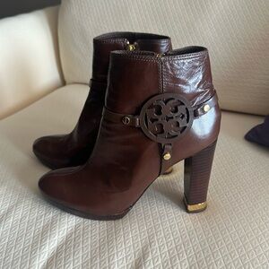 Tory Burch boot